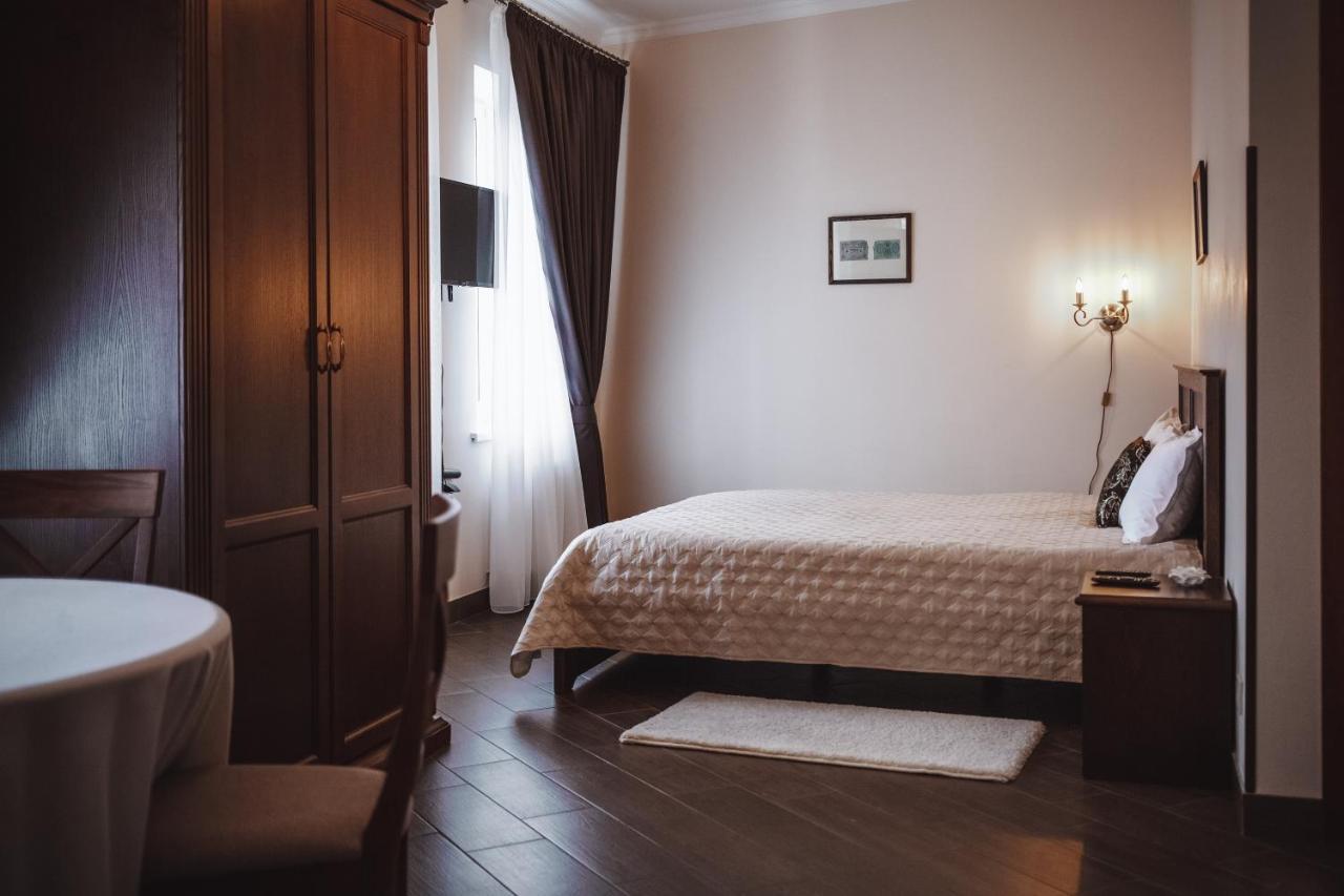 Ekaterinoslav Hotel นิปโปร ภายนอก รูปภาพ